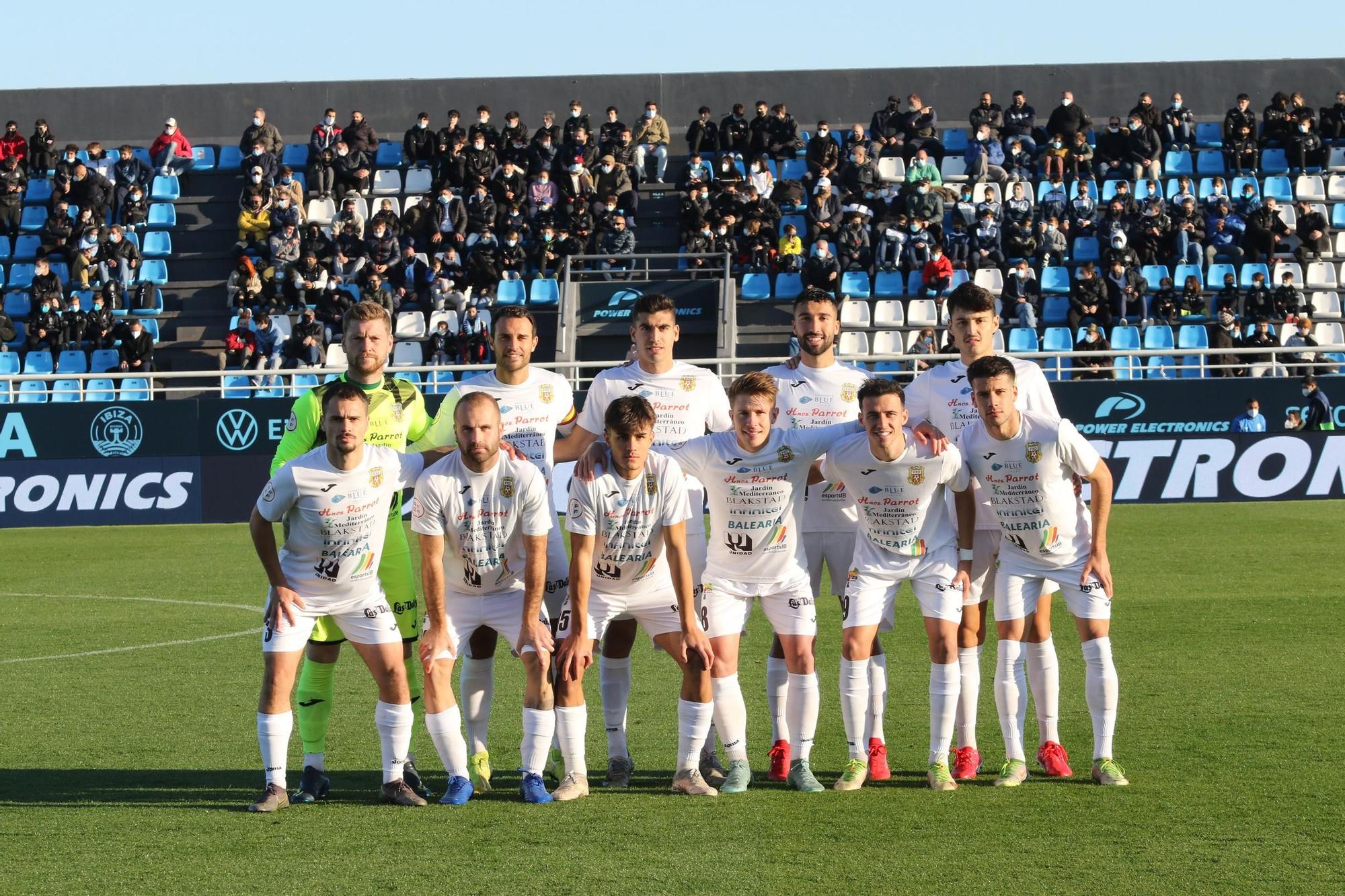 Partido amistoso entre la UD Ibiza y la Peña Deportiva