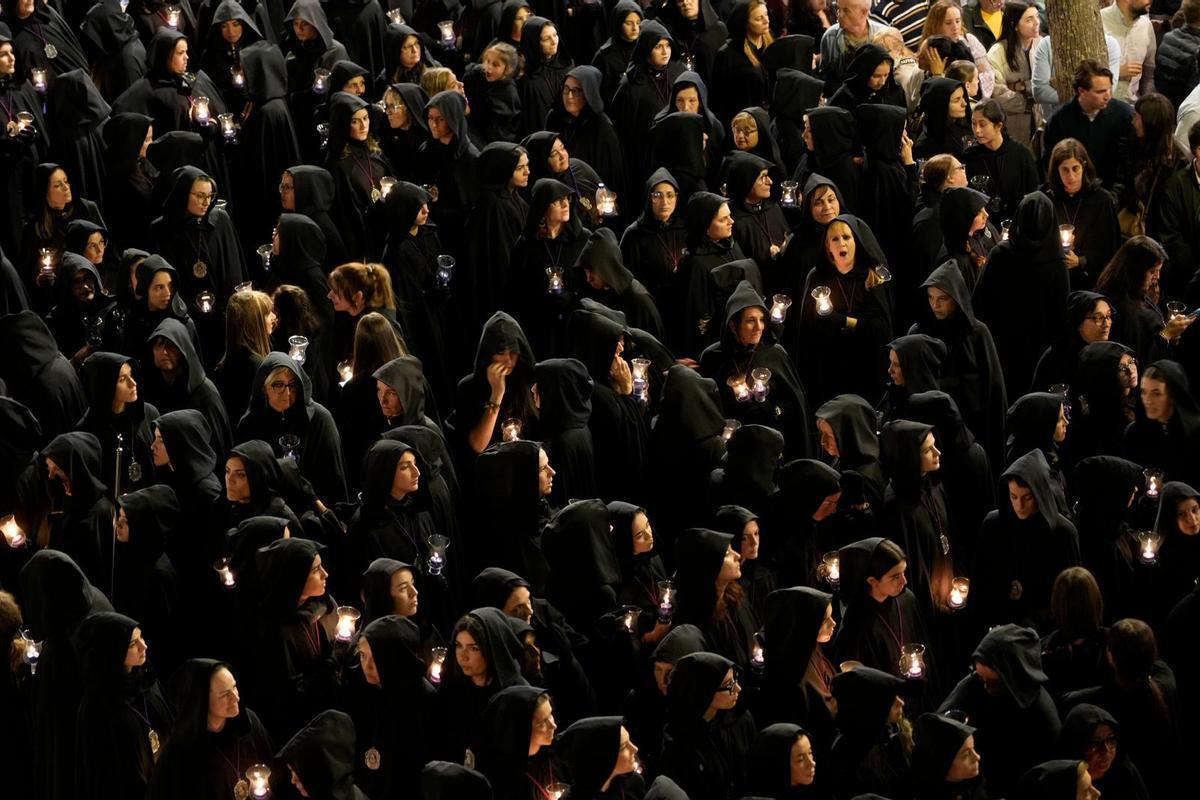 GALERÍA | Zamora acompaña a La Soledad en una de las noches más sobrecogedoras de la Semana Santa