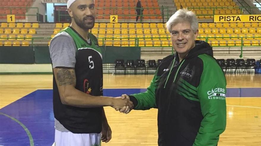 Will Saunders llega al Cáceres, que apura para que juegue en Ourense