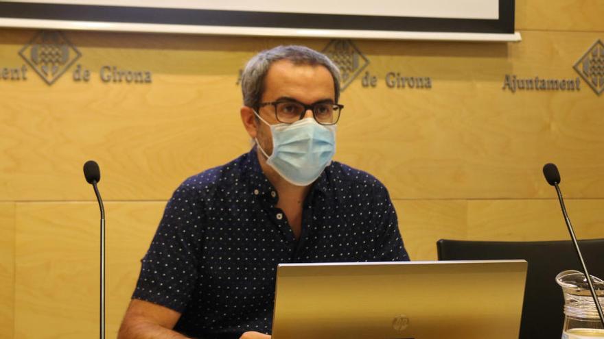 El regidor de Sostenibilitat de l&#039;Ajuntament de Girona, Martí Terés, presentant dijous les novetats en la neteja