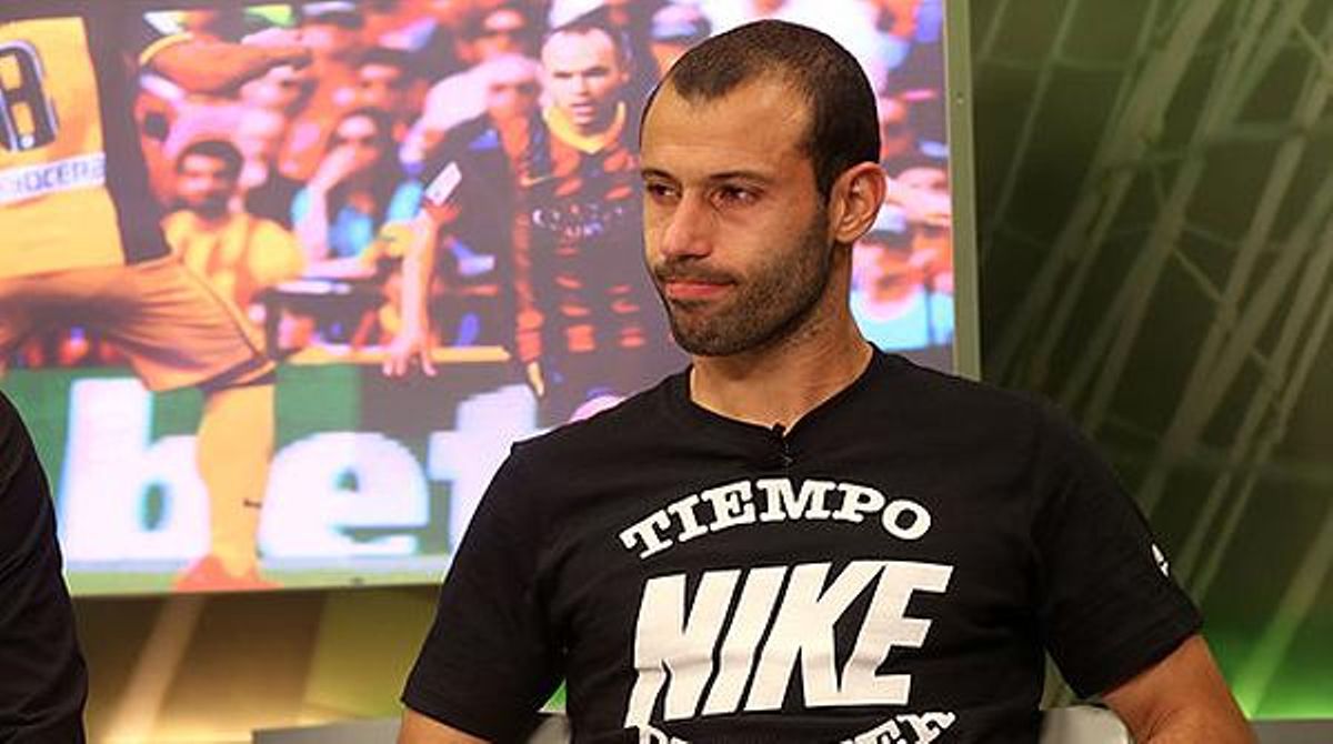 El defensa del Barça se sincera davant les càmeres de Barça TV després de perdre la Lliga davant l’Atlètic.