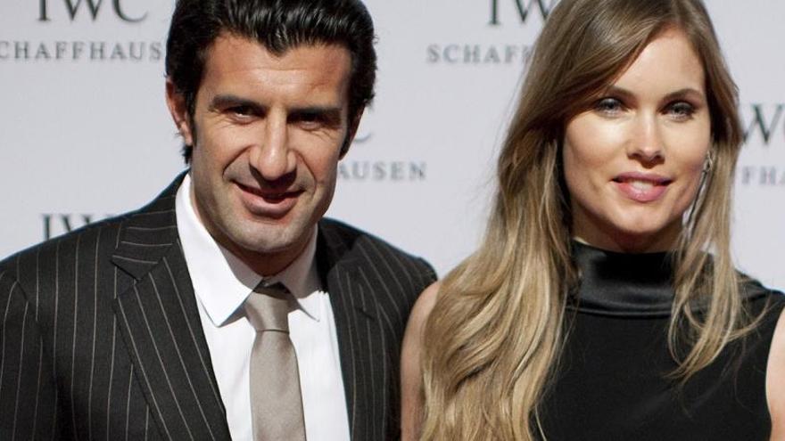 L&#039;exfutbolista Luis Figo, acompanyat per la seves esposa Helen Svedin.