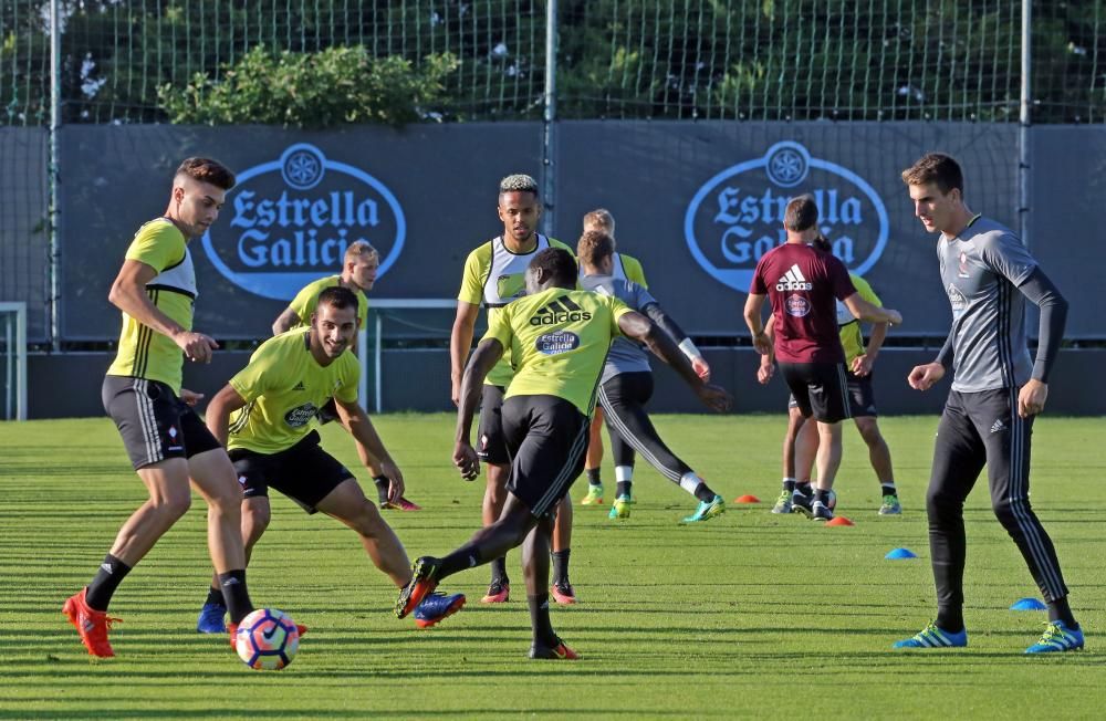 Entrenamiento vespertino del Celta en A Madroa a falta de dos días para jugar en Cornellà