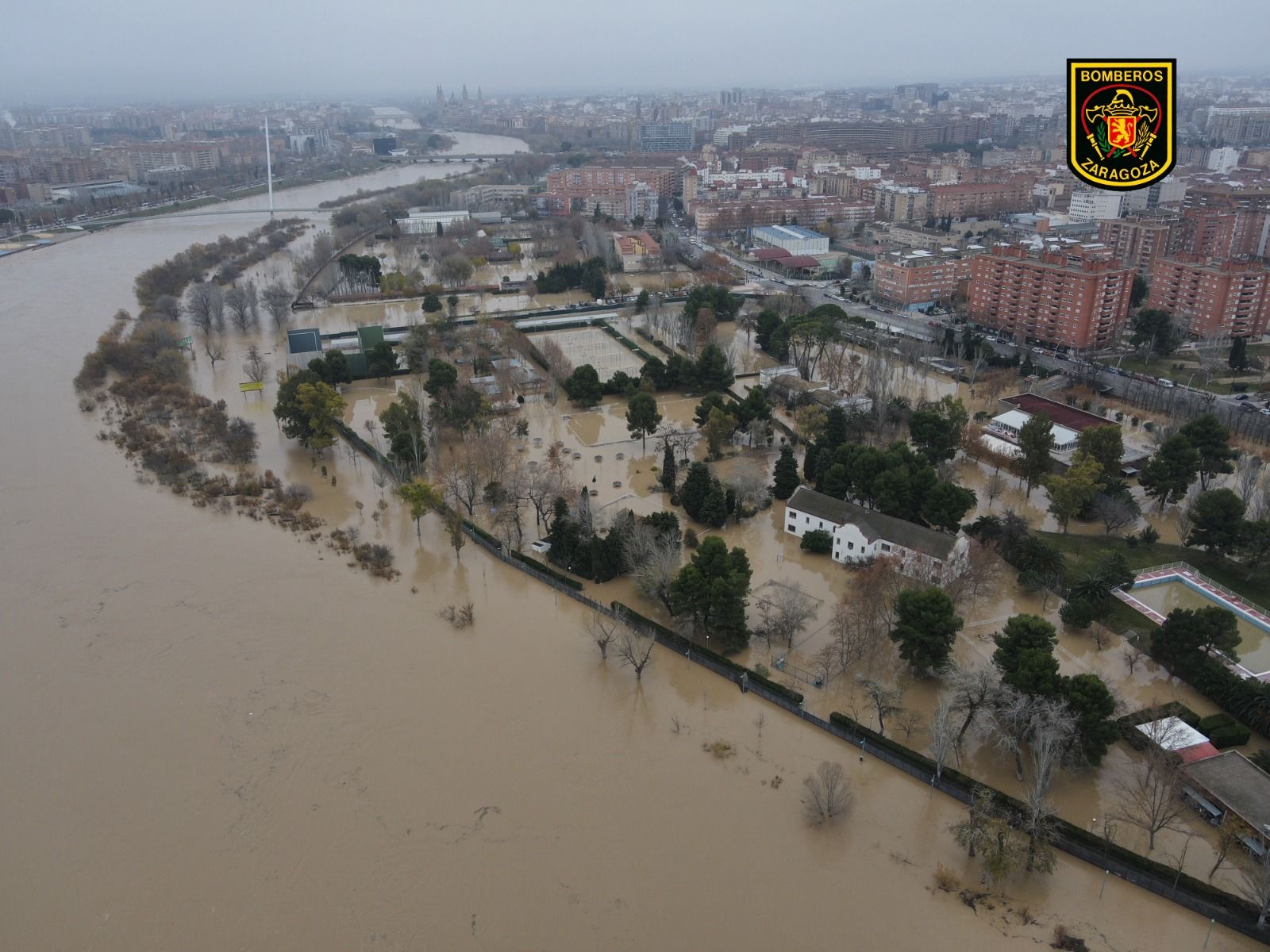 FOTOGALERÍA | Crecida extraordinaria del Ebro en Zaragoza vista desde un dron