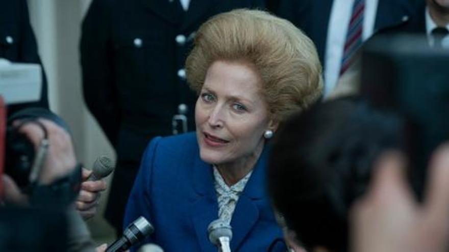 Gillian Anderson como Margaret Thatcher en «The Crown».