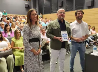 "El PSOE y sus socios quieren cargarse España", alerta el líder del PP catalán
