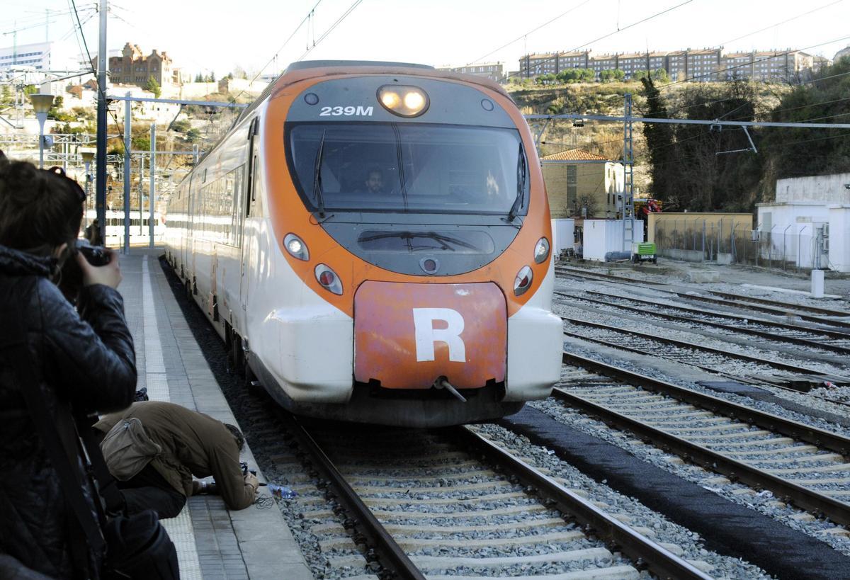 Arribada del primer semidirecte a l'estació de Renfe de Manresa, el 2014