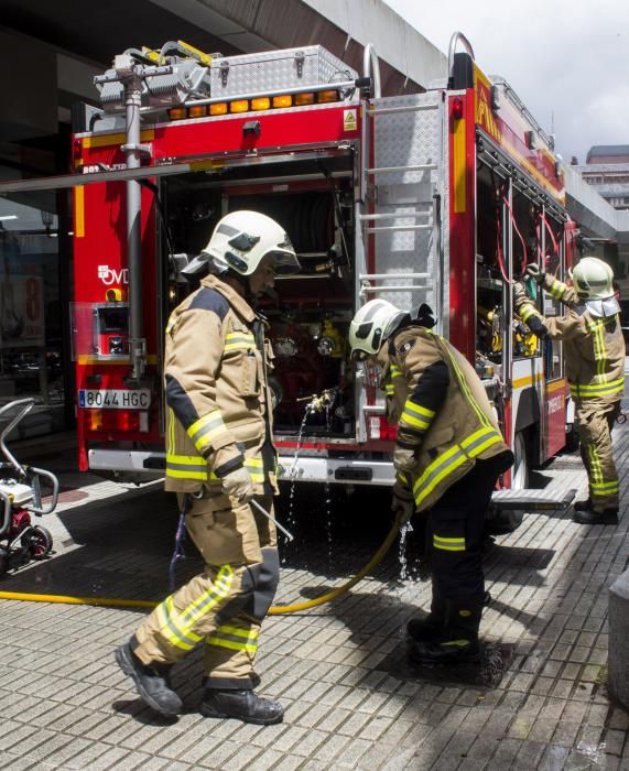 Una mujer fallece al incendiarse su piso en el edificio de Salesas, en Oviedo