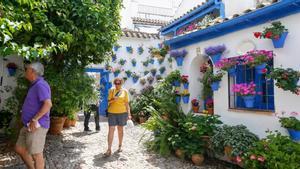 Visitas a los Patios de Córdoba en una jornada calurosa de 2023