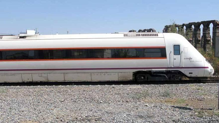 Renfe incorpora cinco nuevos trenes a la línea de Extremadura