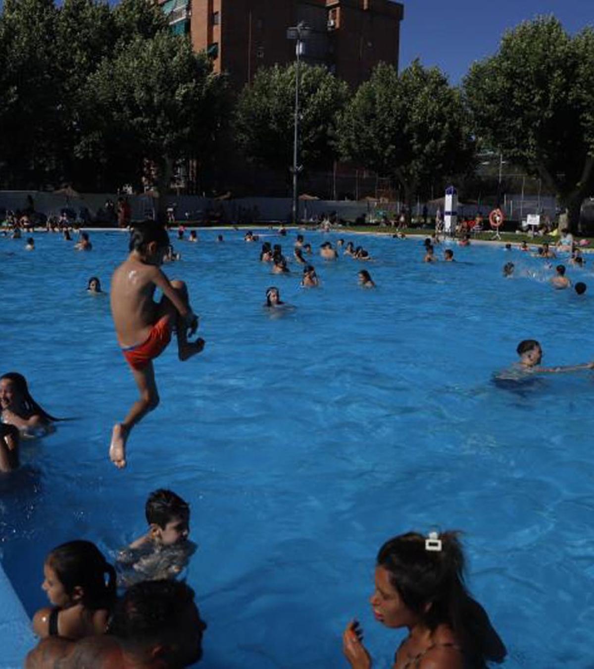Imagen de la piscina municipal de Santuario.