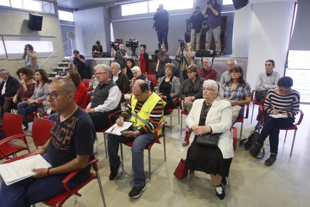 Multitudinari minut de silenci a Caldes per la tragèdia del Mas Oller