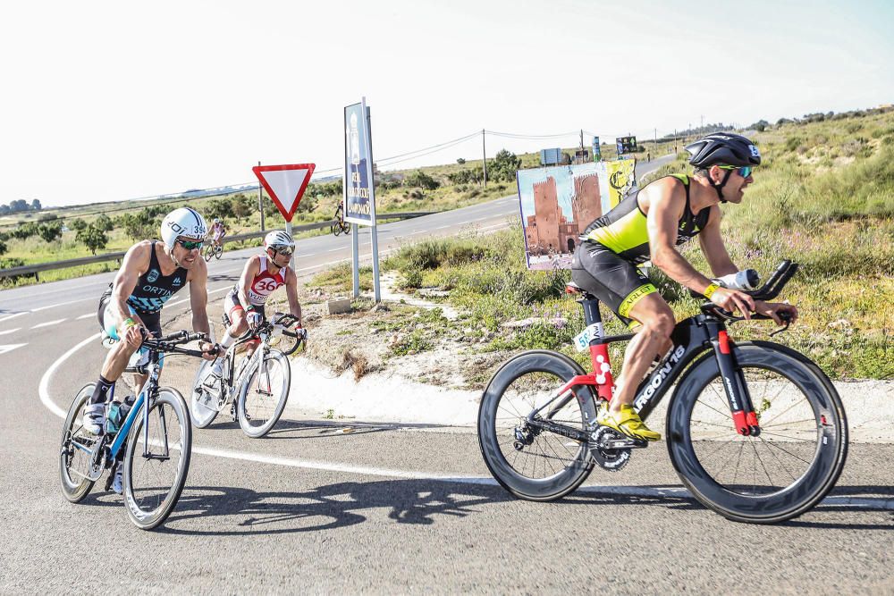 Gustavo Rodríguez y Anna Noguera ganan el Triatlón de Orihuela