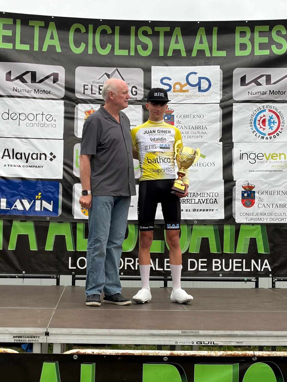 El ciclista ontinyentí en la Vuelta Ciclista al Besaya.