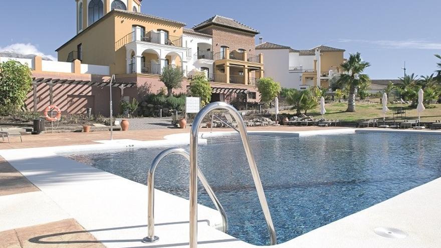 Piscina de un hotel de la Costa del Sol.