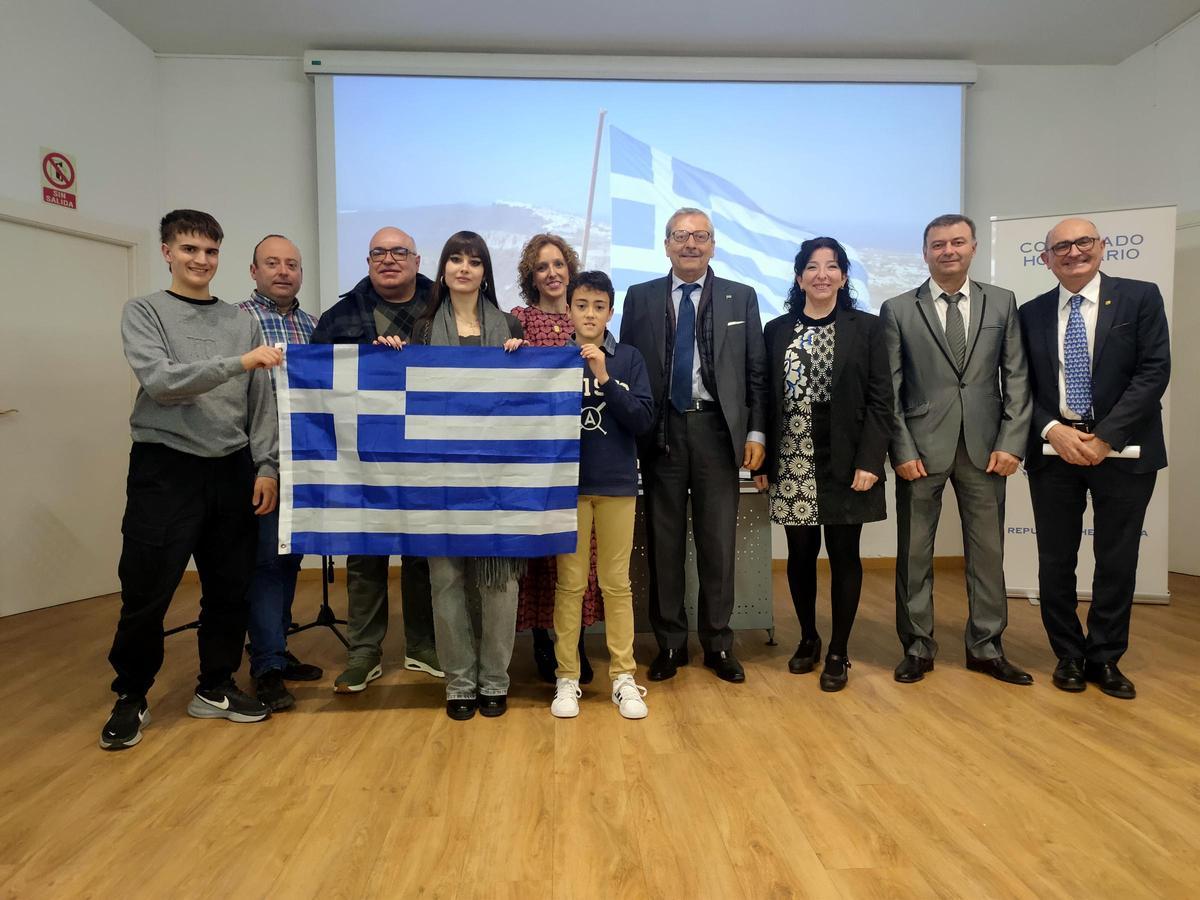 Delegación del IES Jaume I de Ontinyent en la celebración del Día Mundial de la Lengua Griega en València.