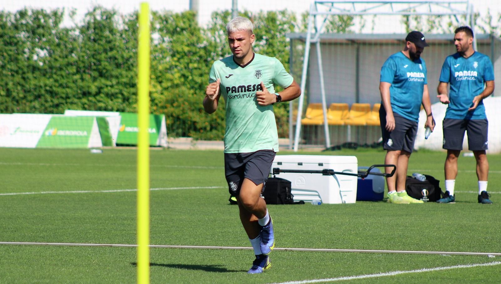 Juan Carlos Arana, en un entrenamiento del Villarreal B.