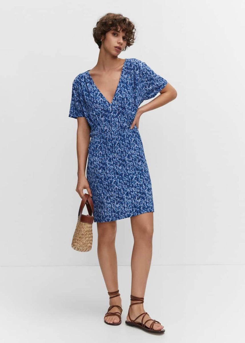 Vestido azul textura y estampado de flores de Mango