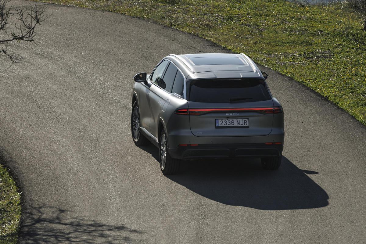 Las líneas del Ebro S900 son sencillas y poco estridentes.