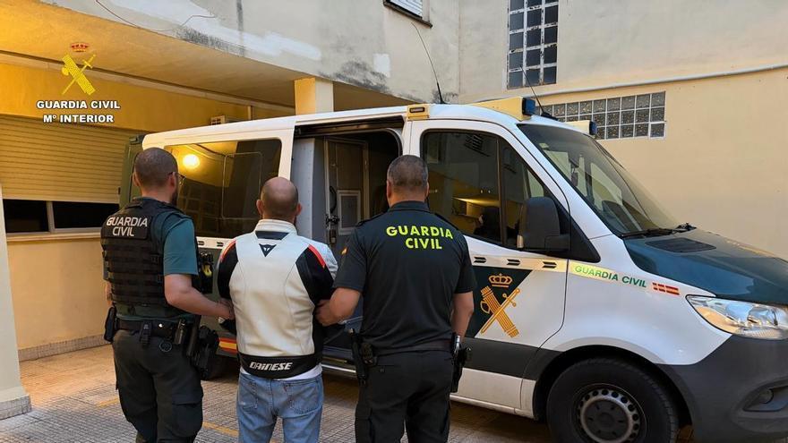 Detenido en Oliva un hombre por robar una cadena de oro a otro provocándole lesiones