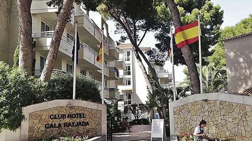 Hotel de Cala Rajada donde, presuntamente, se cometiÃ³ la agresiÃ³n sexual a la joven.