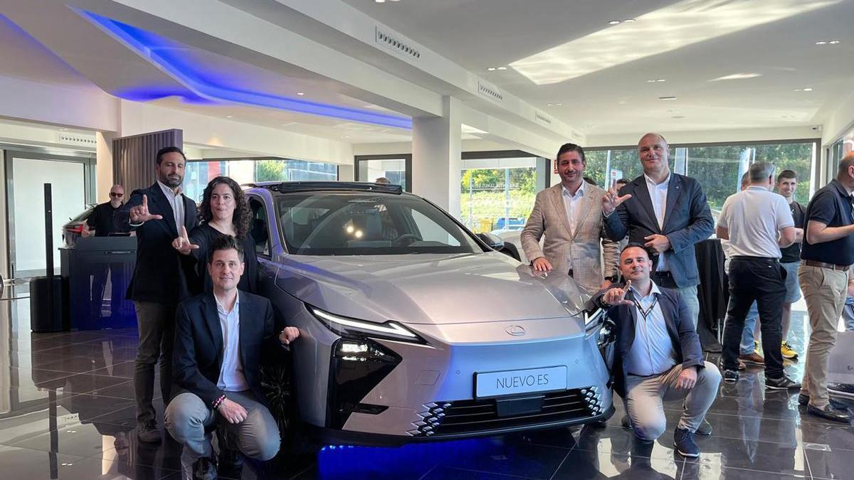 PRESENTACIÓN LEXUS.