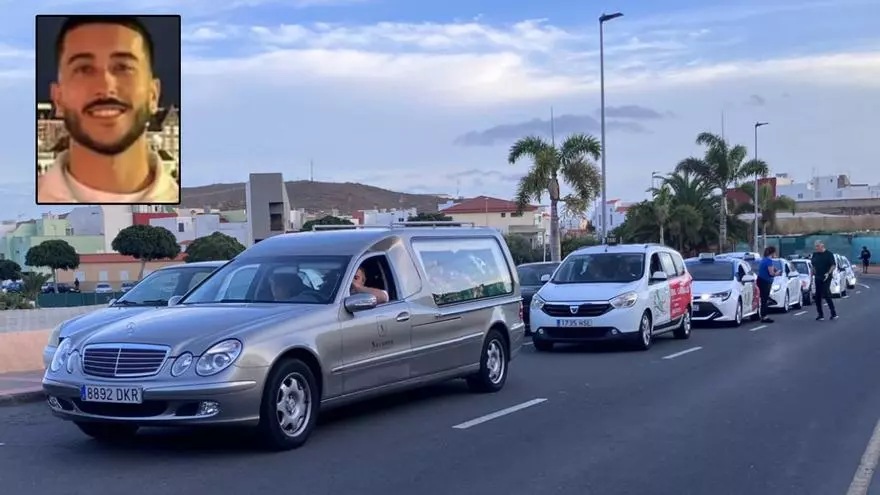 Más de doscientos taxistas acompañan en caravana al fallecido Aitor Rodríguez