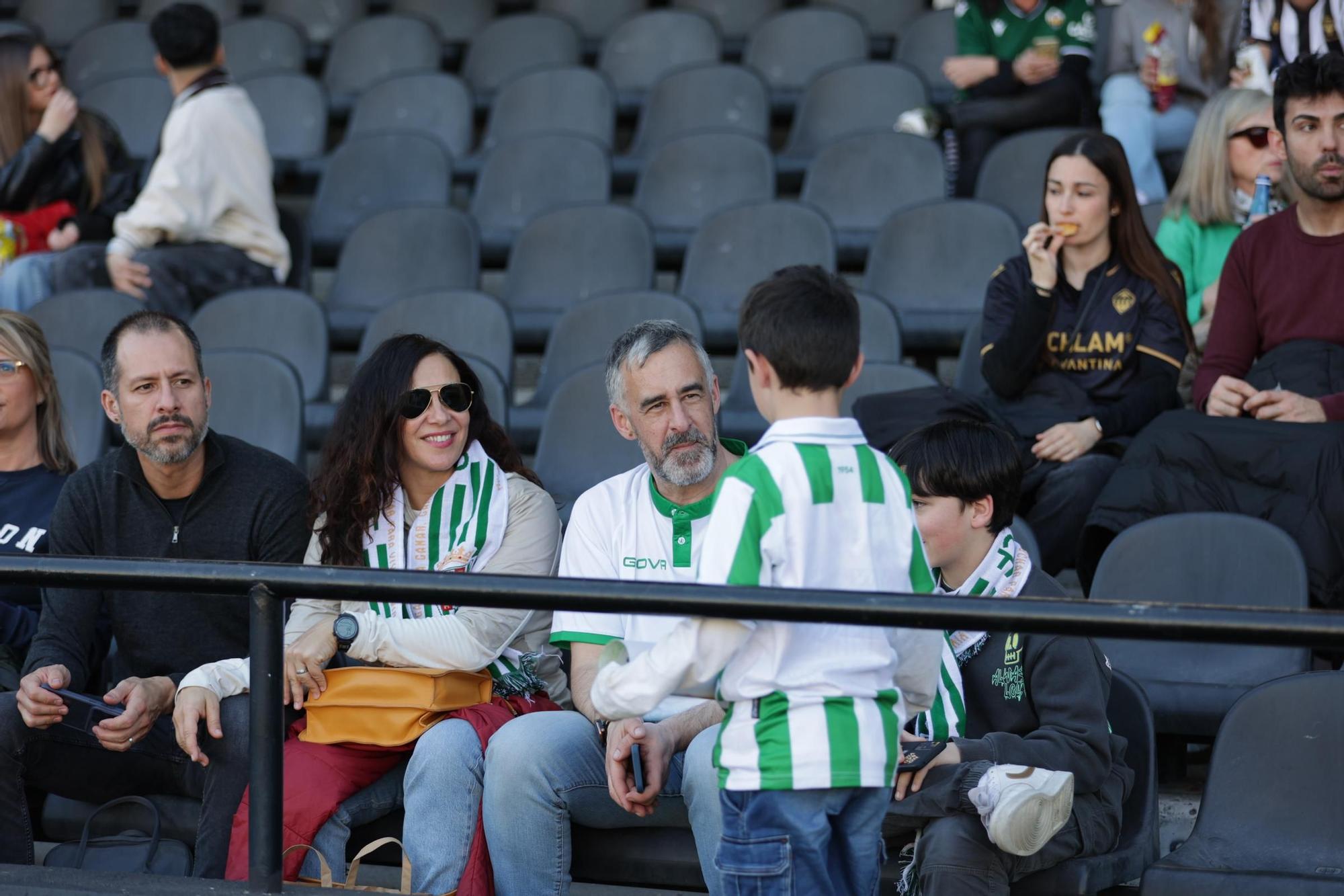 Castellón-Córdoba CF: las imágenes de la afición blanquiverde en Castalia