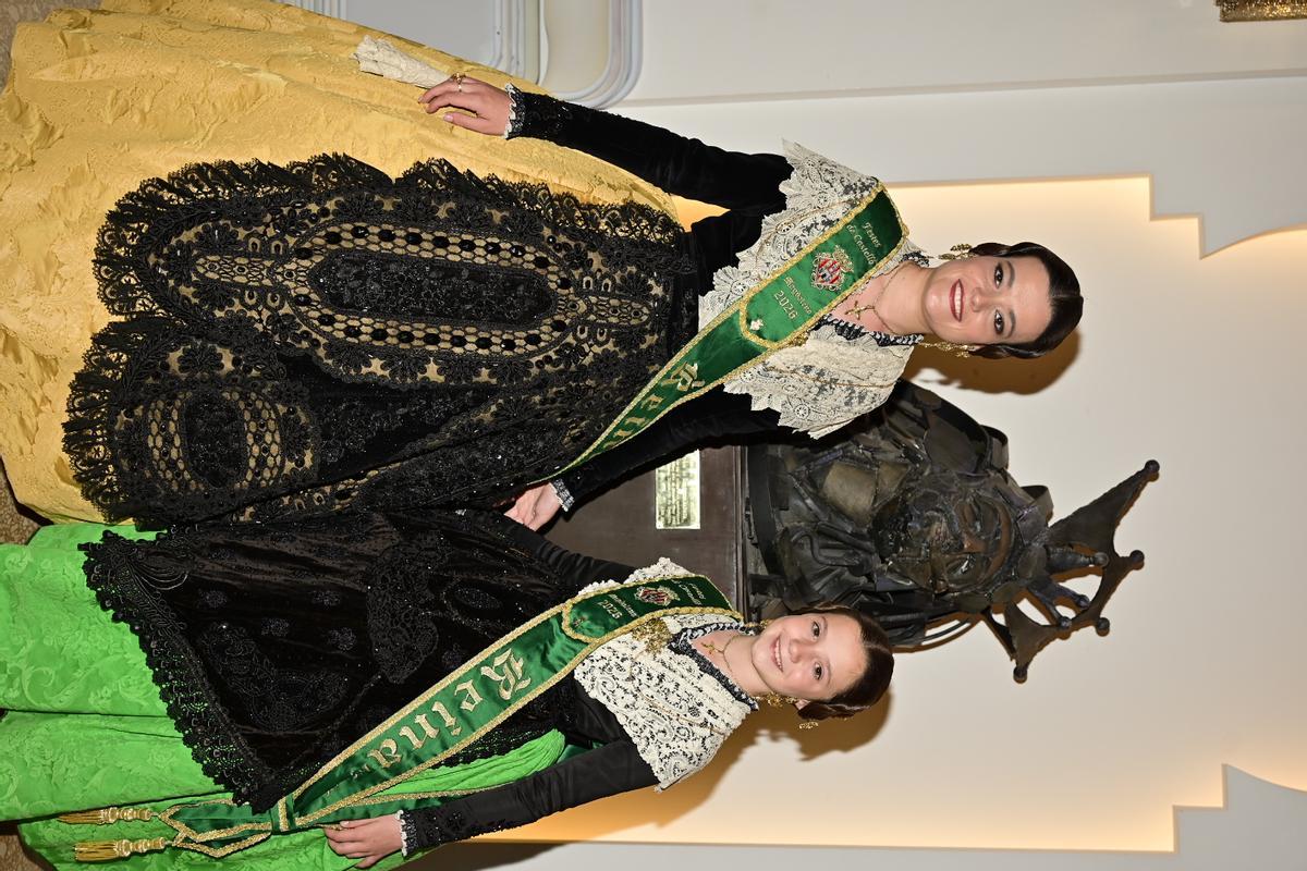 Entrega del Masclet d'Argent de la Colla a Mitges a la mejor mascletà de la Magdalena