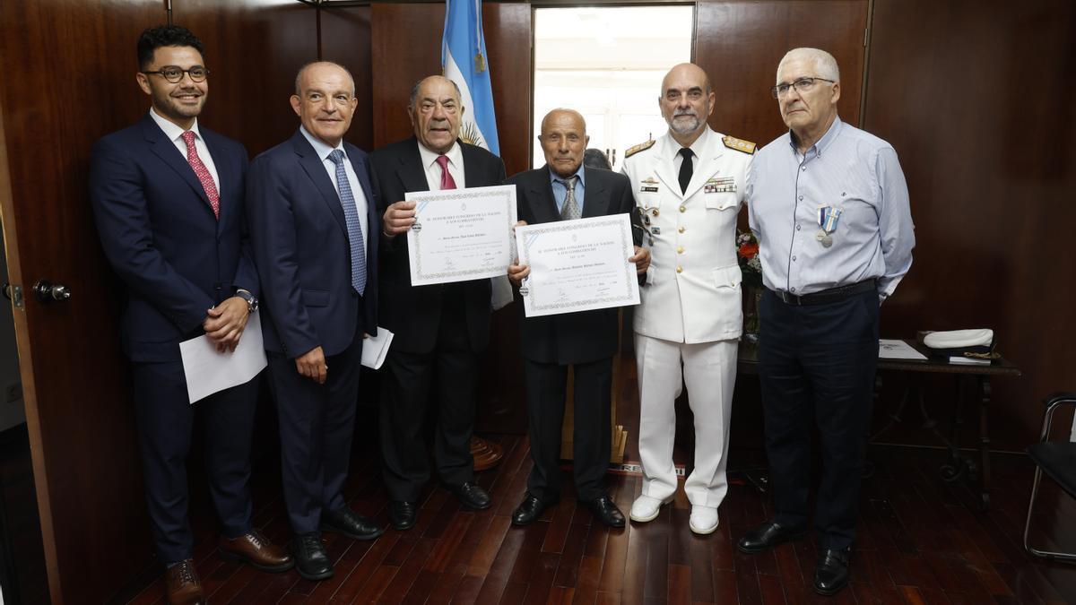 De izq. a der.; José Valiente, Horacio Doval, Juan Casás, Alejandro Martínez, Marcelo Cristian Tarapow y Fernando Otero.