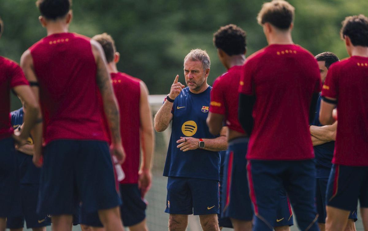 El Barça se’n va una setmana a Anglaterra encara sense un nou