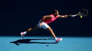 Melbourne (Australia), 25/01/2020.- Rafael Nadal of Spain in action during his third round match against Pablo Carreno Busta of Spain on day six of the Australian Open tennis tournament at Melbourne Park in Melbourne, Australia, 25 January 2020. (Tenis, Abierto, España) EFE/EPA/ROB PREZIOSO AUSTRALIA AND NEW ZEALAND OUT EDITORIAL USE ONLY