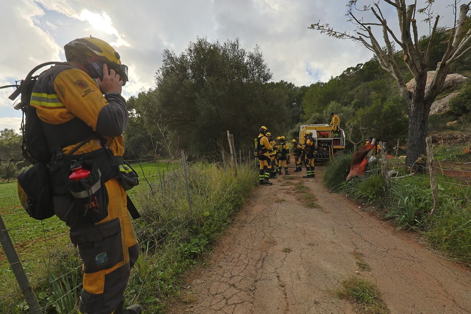 FOTOS | Dan por controlado el incendio de Andratx