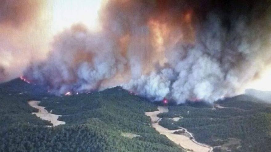 Prealerta roja por riesgo de incendios forestales en el centro de Aragón