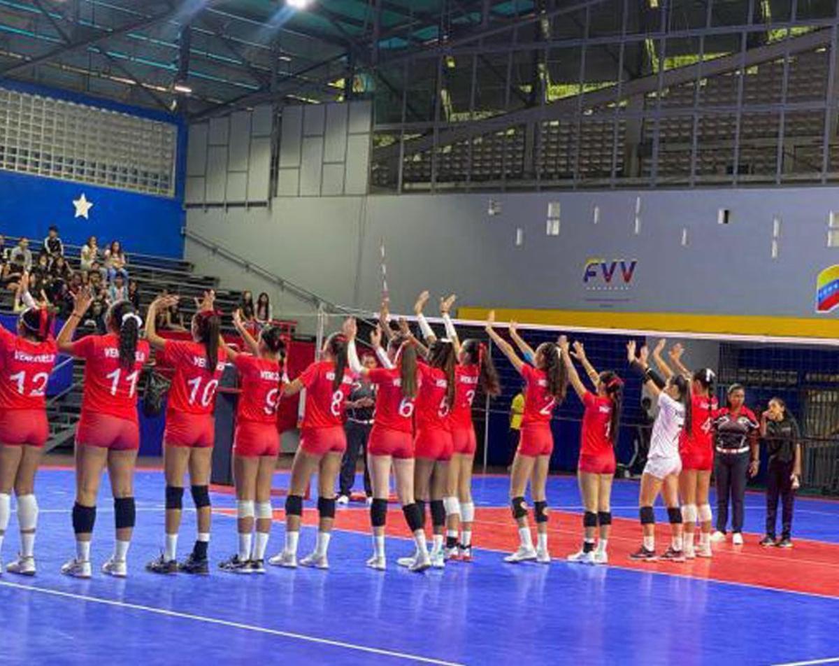 Darliemis Herrera representó a su país jugando al voleibol.