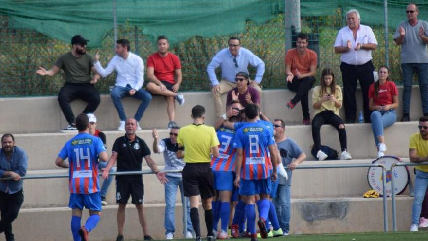 Celebración del gol de Ureña