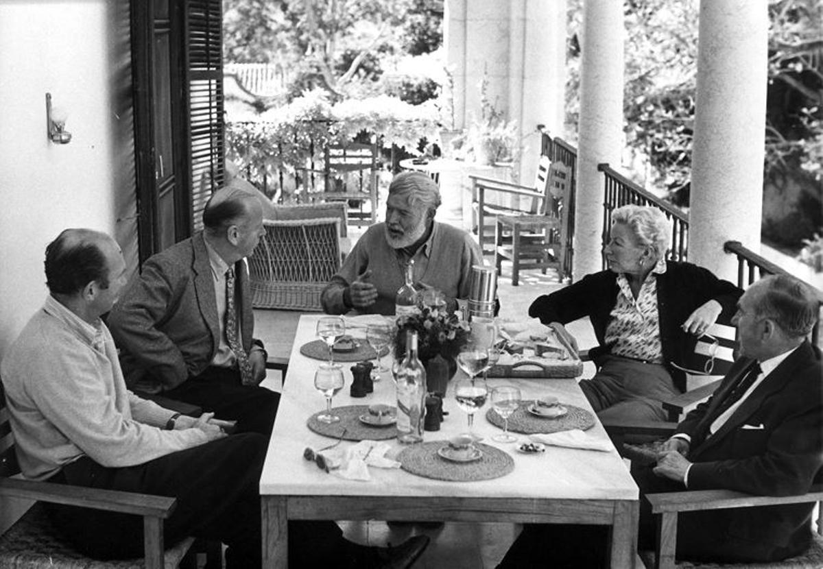 Almuerzo en La Cónsula de Churriana, en 1959, con el premio Nobel Ernest Hemingway.