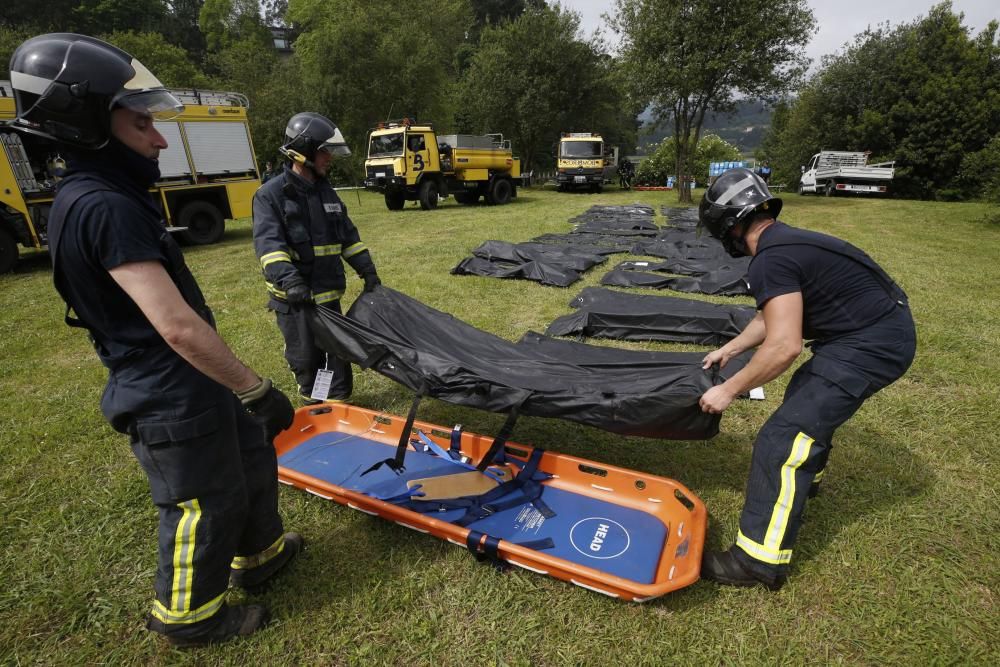 Doble simulacro de emergencias en Asturias: un accidente de avión y un gran incendio forestal