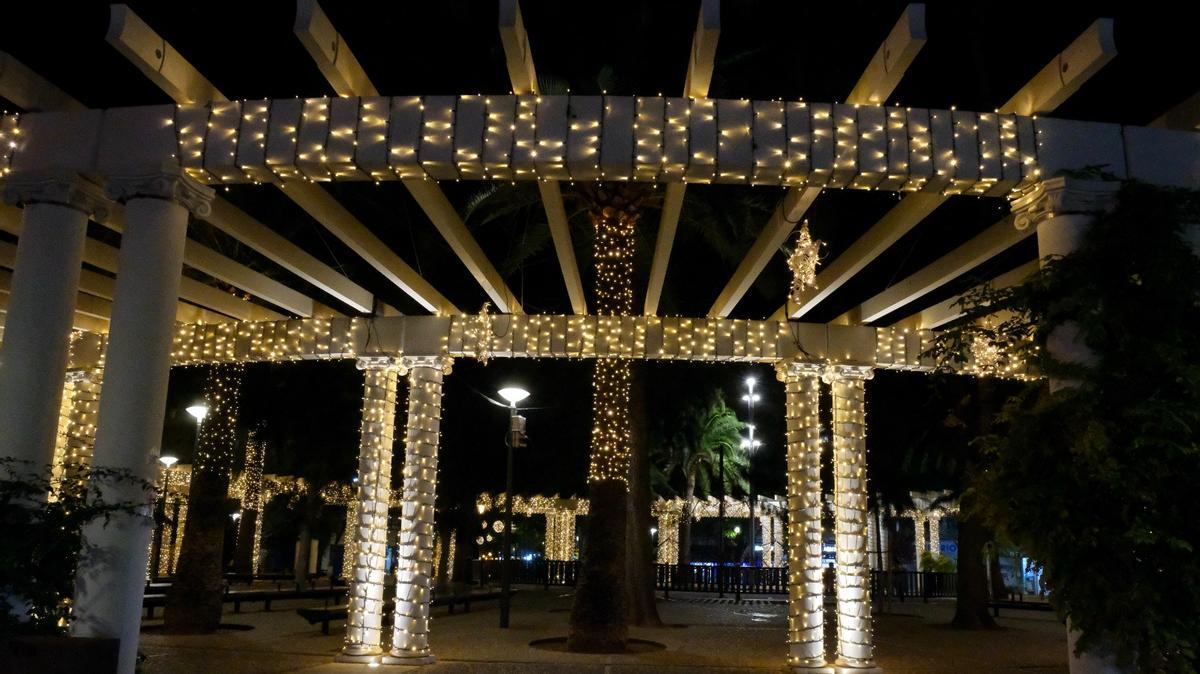 Las fotos de las nuevas luces de Navidad de la plaza de las Columnas de Palma