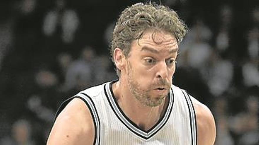 Pau Gasol se lesiona la mano y es baja indefinida con los Spurs