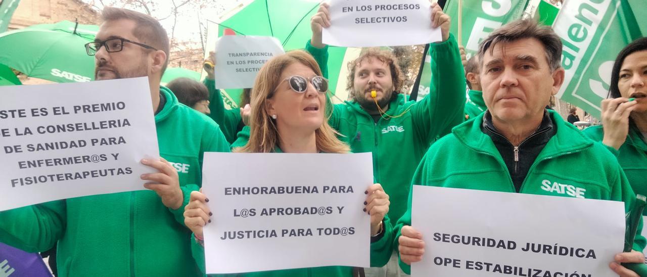 Protesta del sindicato Satse por el examen de Enfermería.