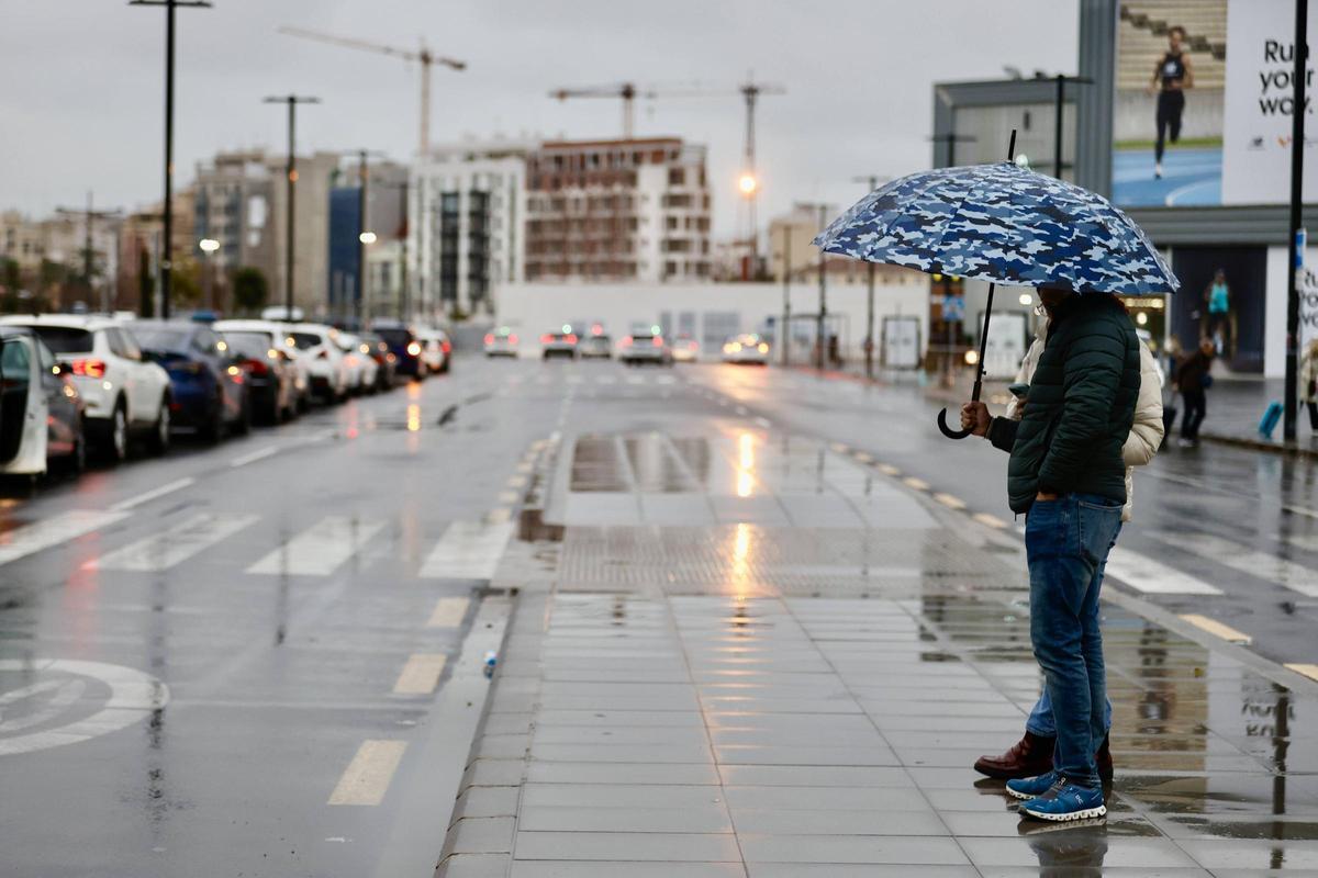 Lluvia en València hace unos días, en la estación Joaquín Sorolla de València.