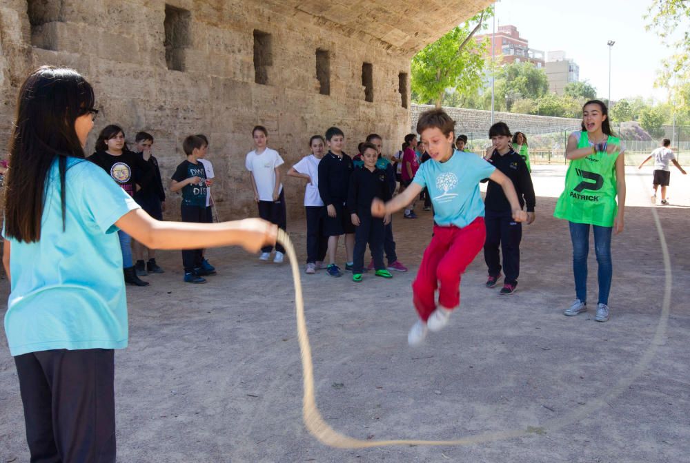 Actividades en el jardín del Túria, el antiguo cauce del río en València.