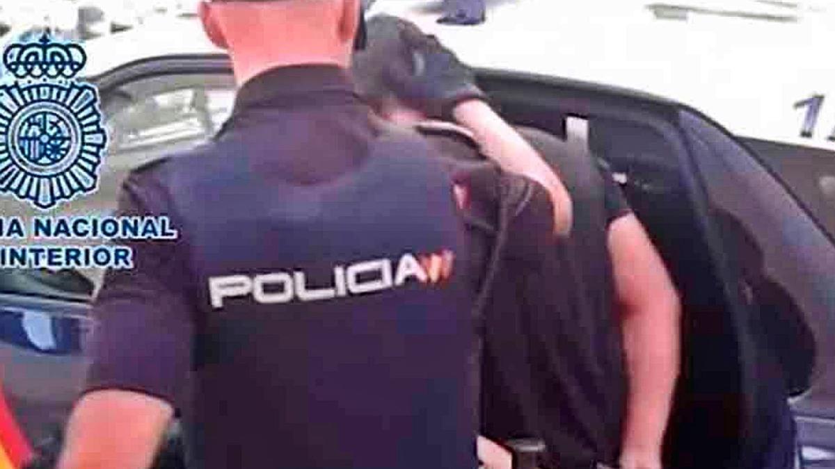Imagen de una de las detenciones realizadas por efectivos del Cuerpo Nacional de Policía en Andalucía vinculadas con estas diligencias. | | E.D.