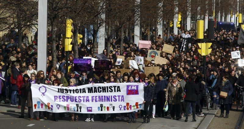 Manifestación contra la violencia machista en Zaragoza