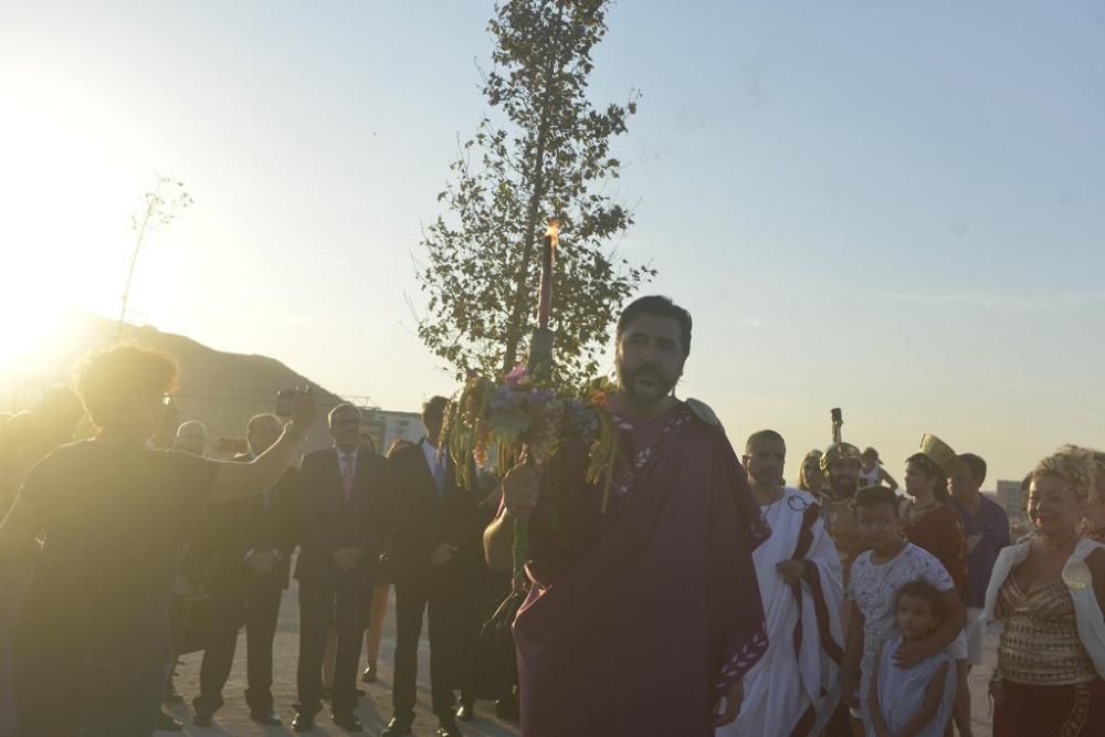 Encendido del Fuego Sagrado y pregón de la alcaldesa de Cartagena