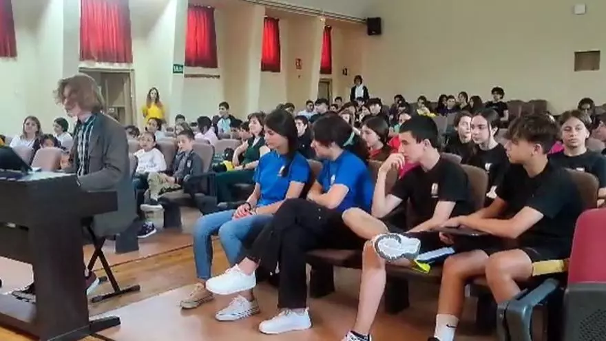 VÍDEO | Danza y música para los alumnos de La Hispanidad de Zamora