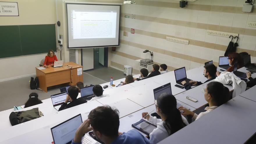 Más de 18.000 profesores e investigadores andaluces podrán aspirar este año a un complemento salarial de hasta 1.800 euros: novedades, plazos y requisitos