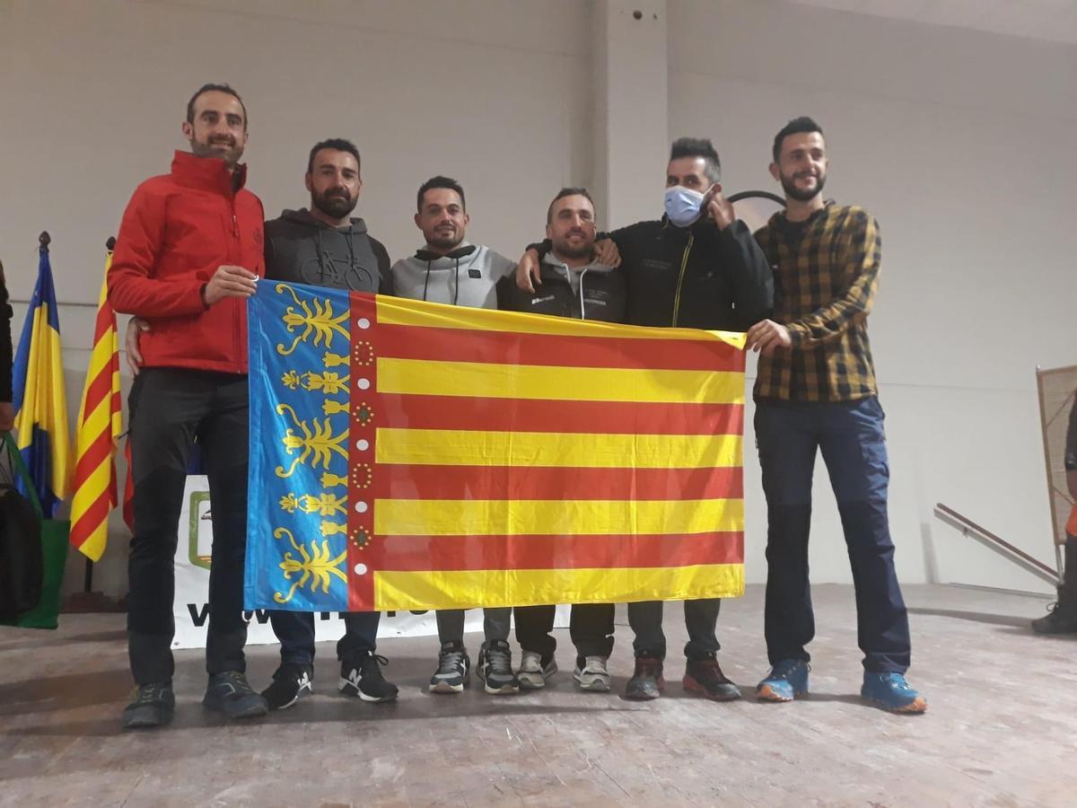 Participantes valencianos en la Semifinal del Campeonato de España de Caza Menor Con Perro, celebrada en Puebla de Albortón (Zaragoza)