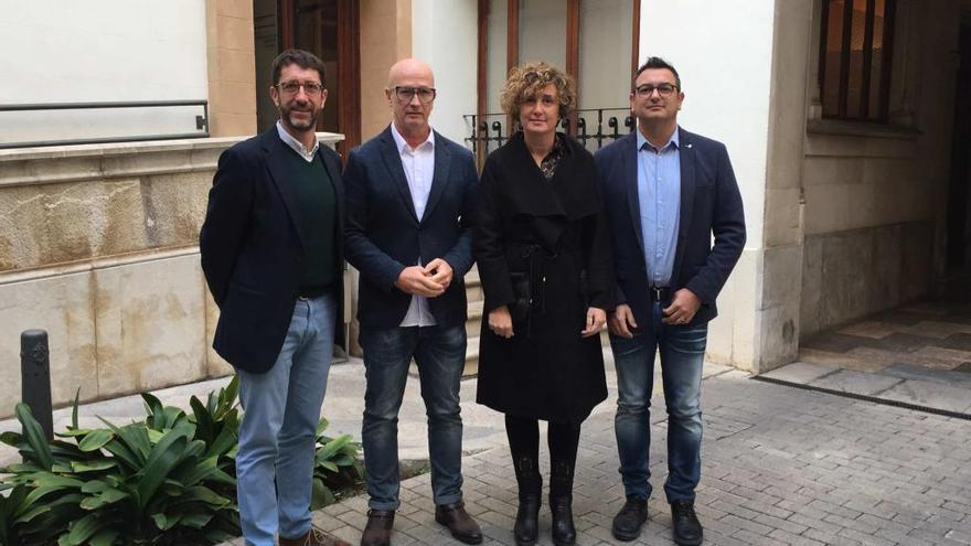 Antoni Amengual, Antoni Pastor, Xisca Mora y Miquel Perelló antes de su comparecencia pública en la sede del Consell.